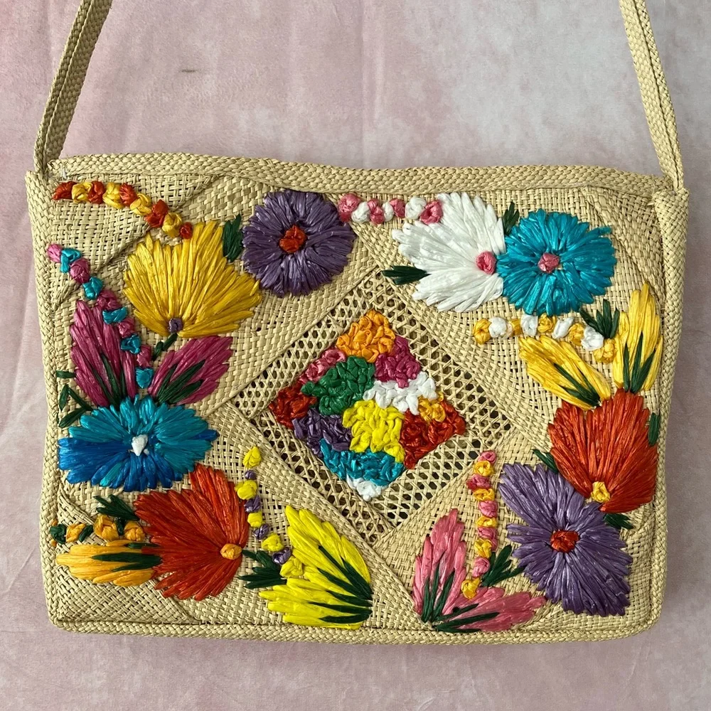 Vintage 60s rattan purse